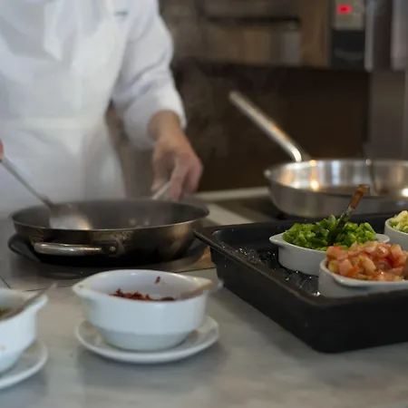 Akeah Broncemar Hotell